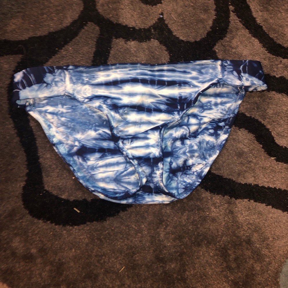 Bikini bottoms